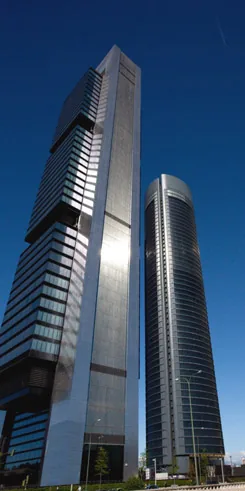 Edificios contemporáneos en Madrid, ámbito habitual de peritación y valoración inmobiliaria